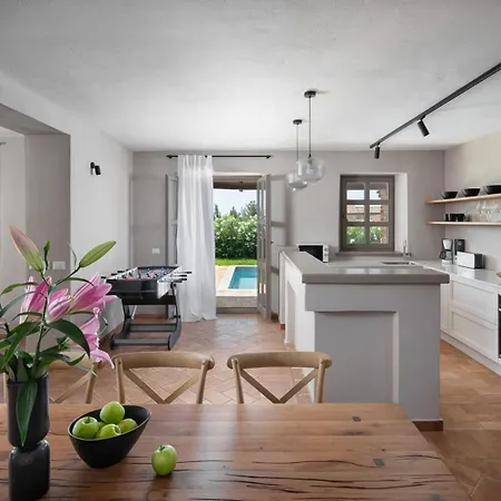 Rustic Ruta & Seseli With A Pool *