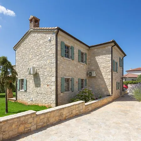 Rustic Ruta & Seseli With A Pool Sveti Lovrec Pazenaticki