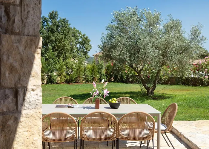 Rustic Ruta & Seseli With A Pool Sveti Lovreč Pazenatički