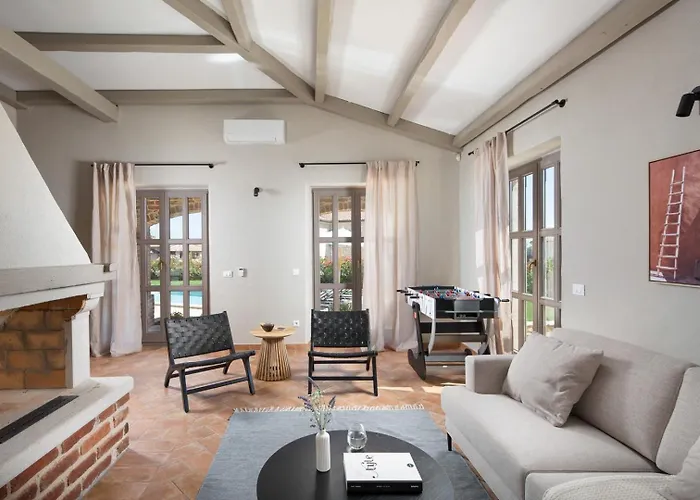 Rustic Ruta & Seseli With A Pool