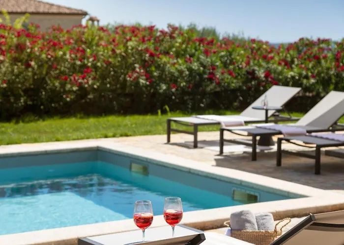 Rustic Ruta & Seseli With A Pool