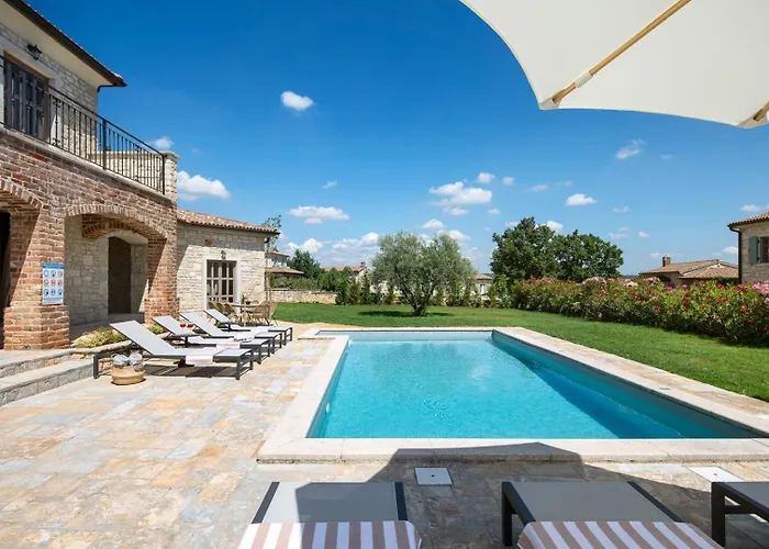 Willa Rustic Ruta & Seseli With A Pool *