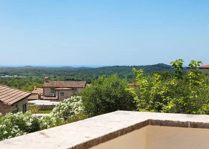 Rustic Ruta & Seseli With A Pool Willa